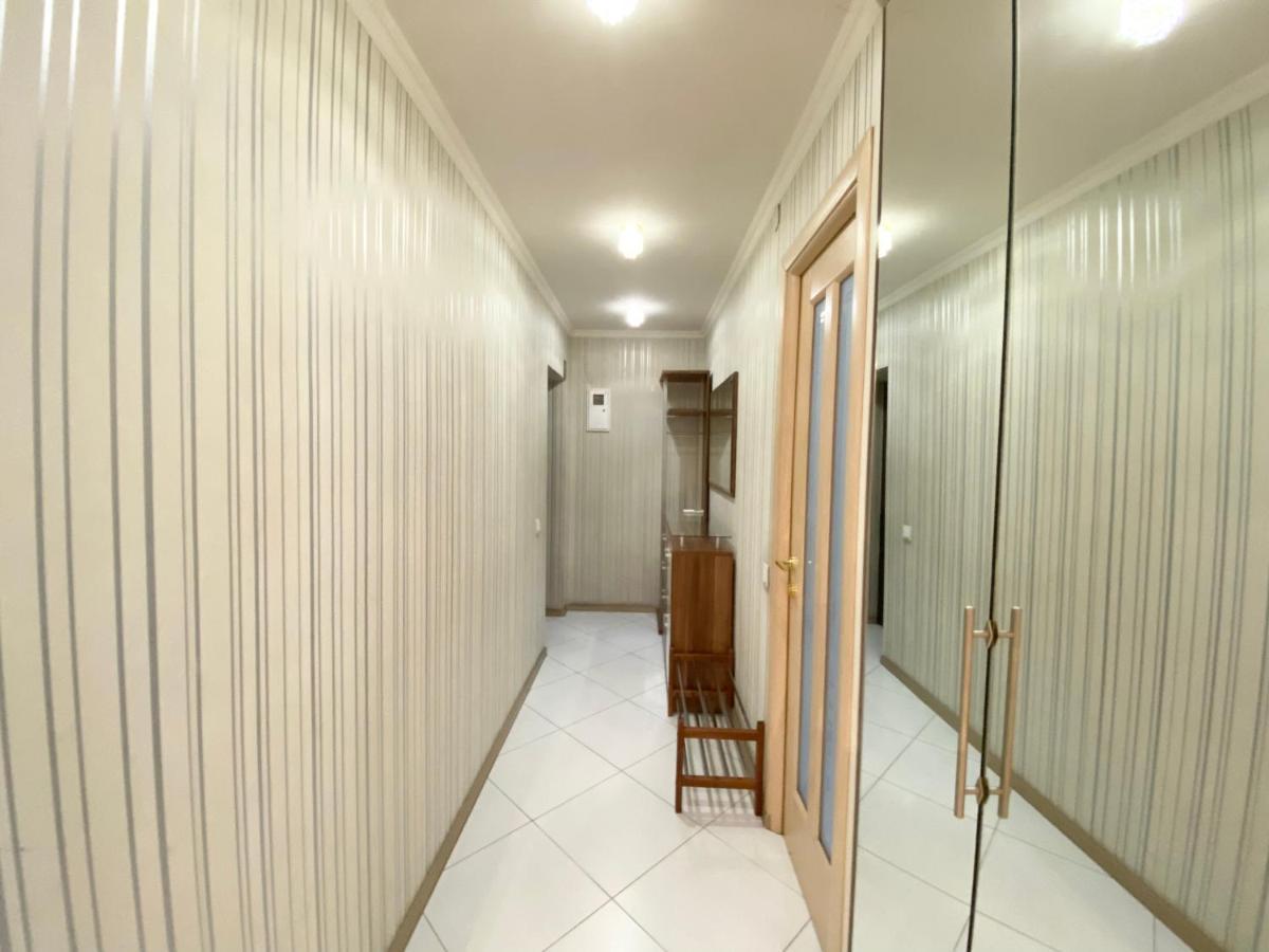 Beautiful 1-Bedroom Near Most City Center Dnipro Ngoại thất bức ảnh