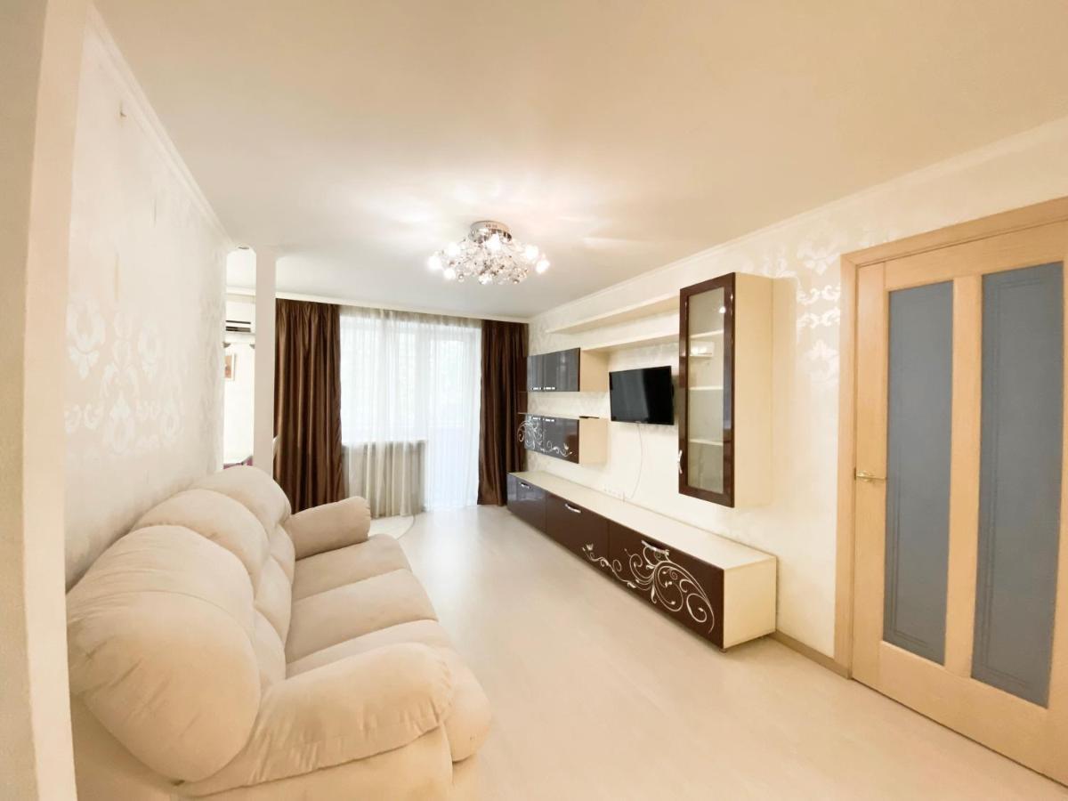 Beautiful 1-Bedroom Near Most City Center Dnipro Ngoại thất bức ảnh