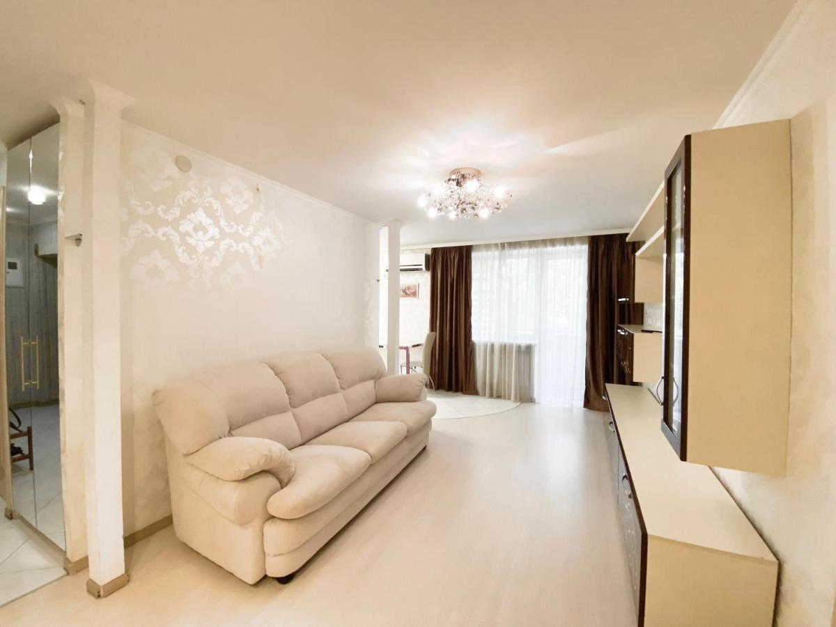 Beautiful 1-Bedroom Near Most City Center Dnipro Ngoại thất bức ảnh