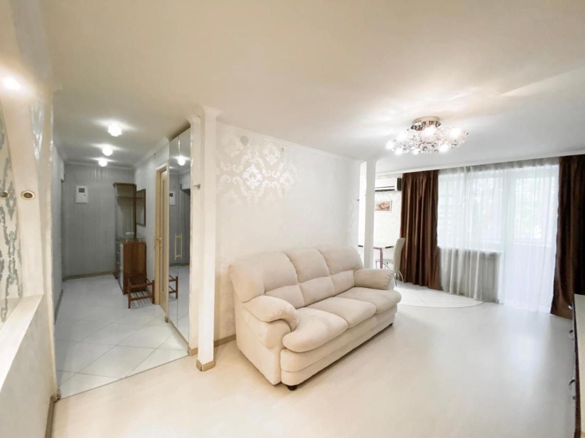 Beautiful 1-Bedroom Near Most City Center Dnipro Ngoại thất bức ảnh