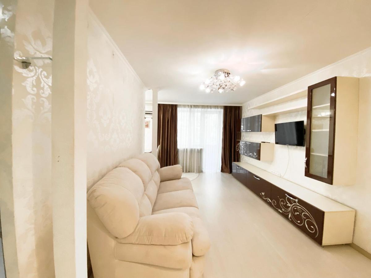 Beautiful 1-Bedroom Near Most City Center Dnipro Ngoại thất bức ảnh