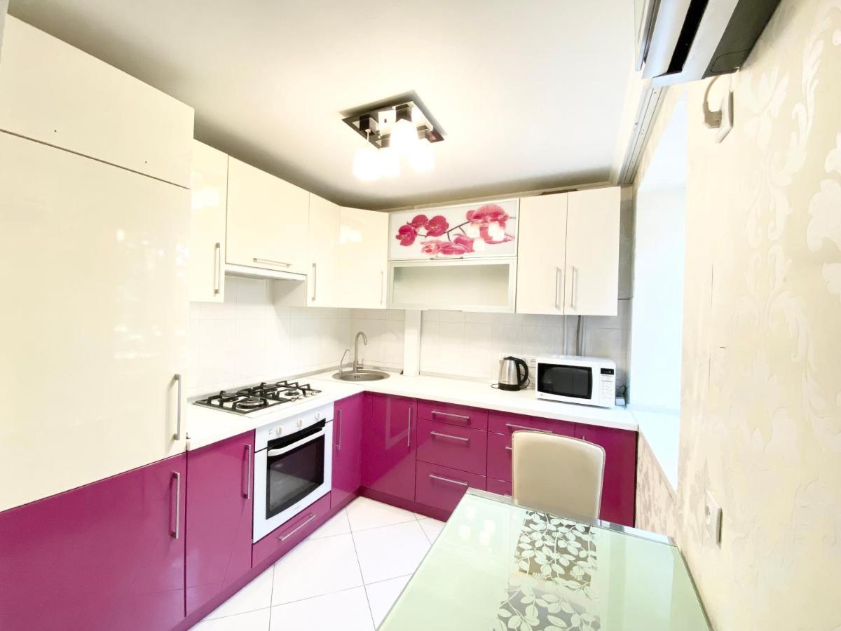 Beautiful 1-Bedroom Near Most City Center Dnipro Ngoại thất bức ảnh