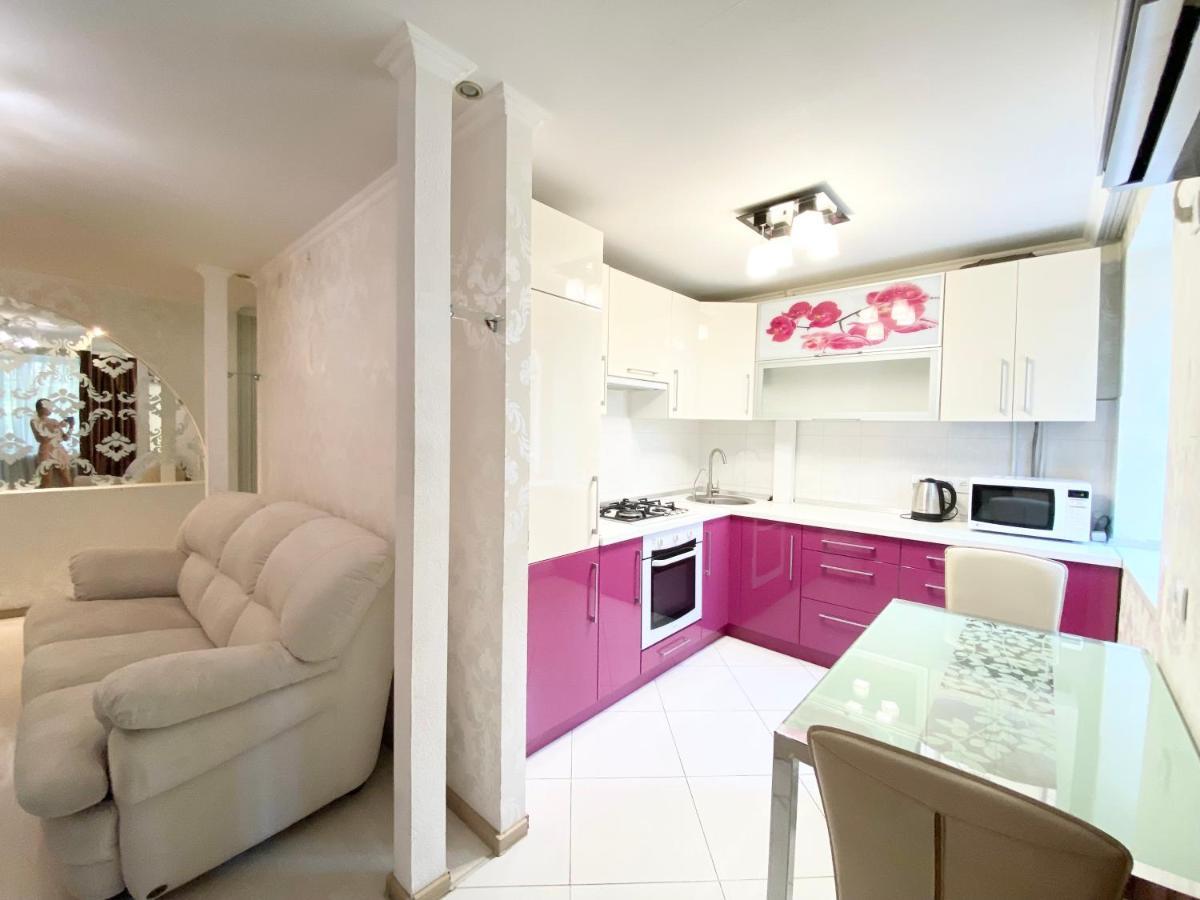 Beautiful 1-Bedroom Near Most City Center Dnipro Ngoại thất bức ảnh