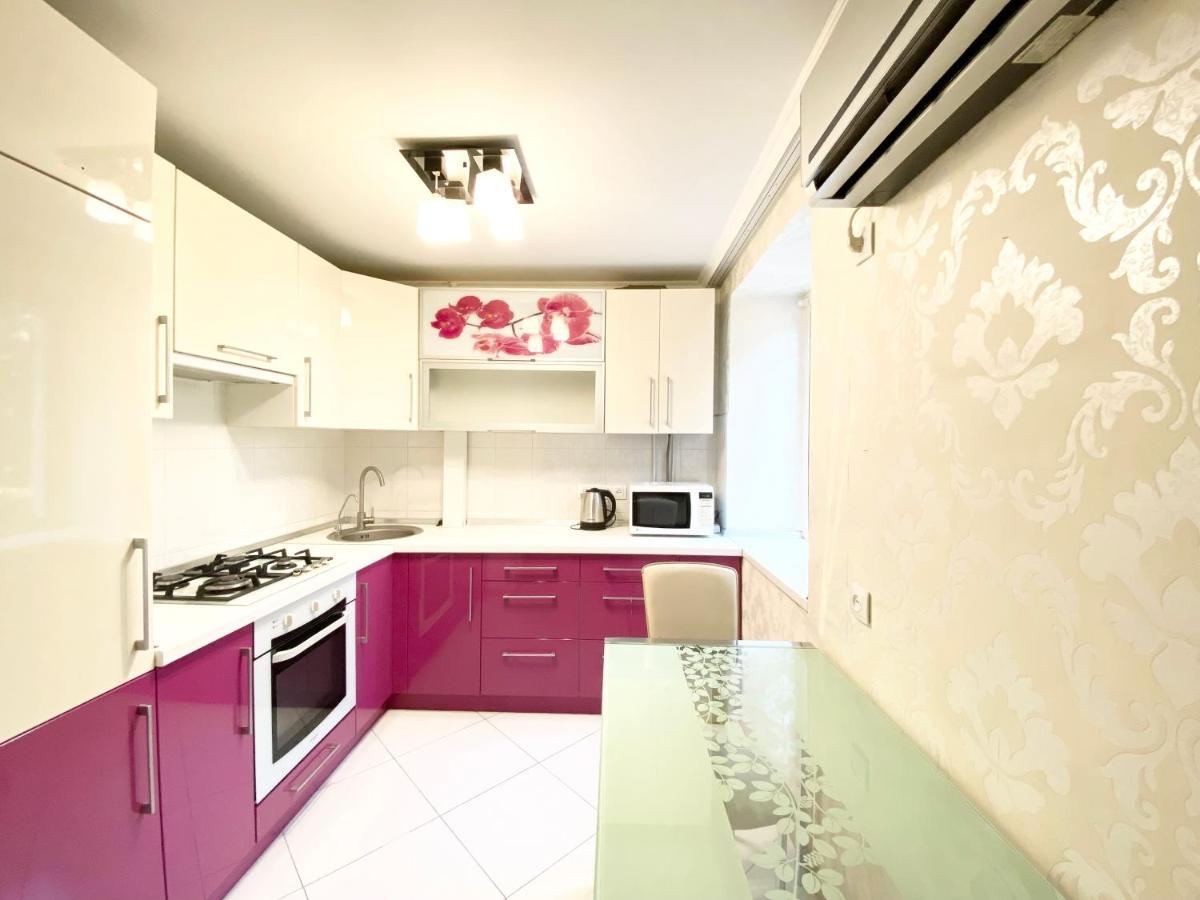 Beautiful 1-Bedroom Near Most City Center Dnipro Ngoại thất bức ảnh