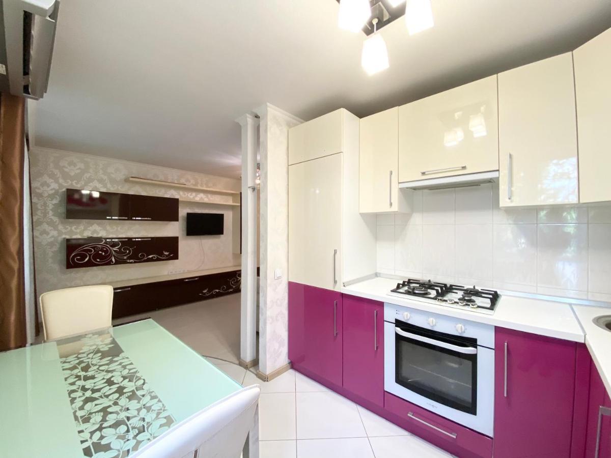 Beautiful 1-Bedroom Near Most City Center Dnipro Ngoại thất bức ảnh