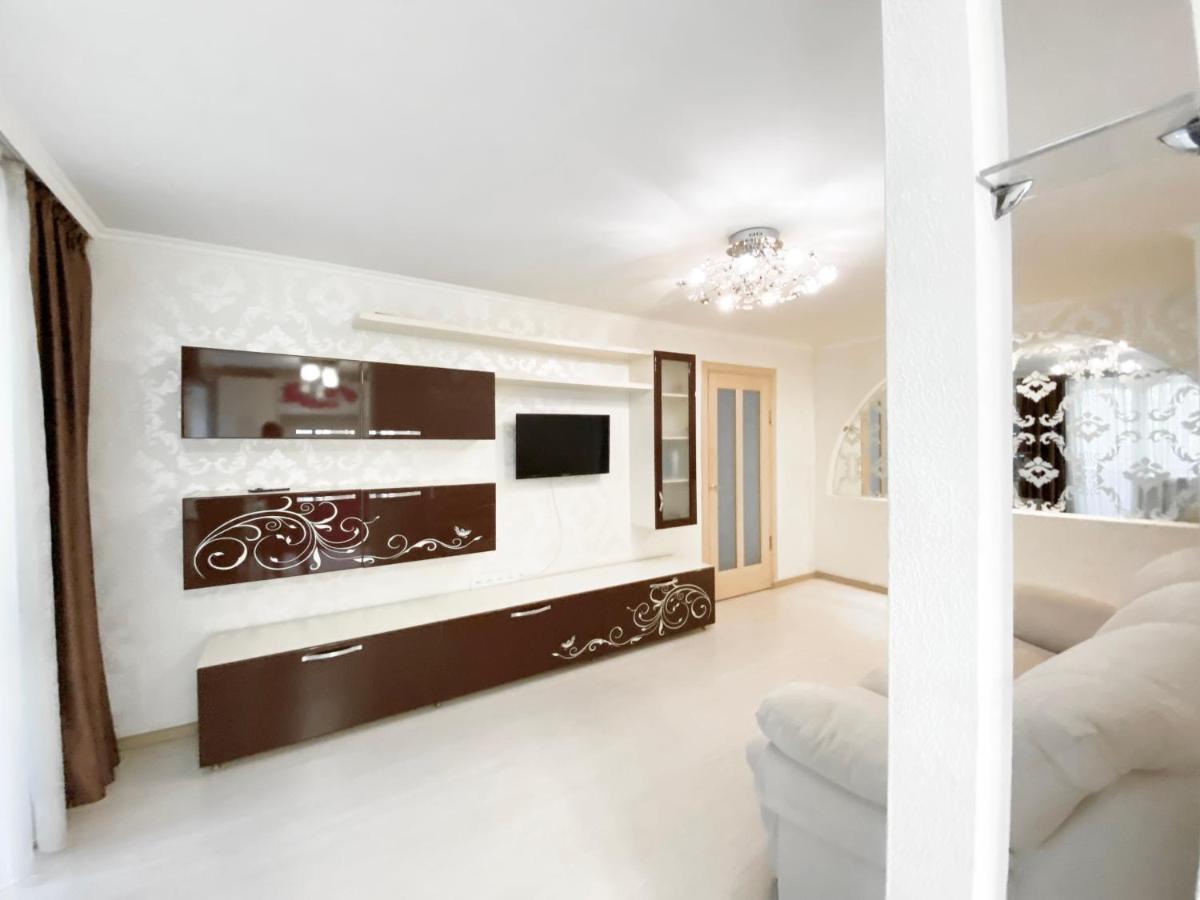 Beautiful 1-Bedroom Near Most City Center Dnipro Ngoại thất bức ảnh