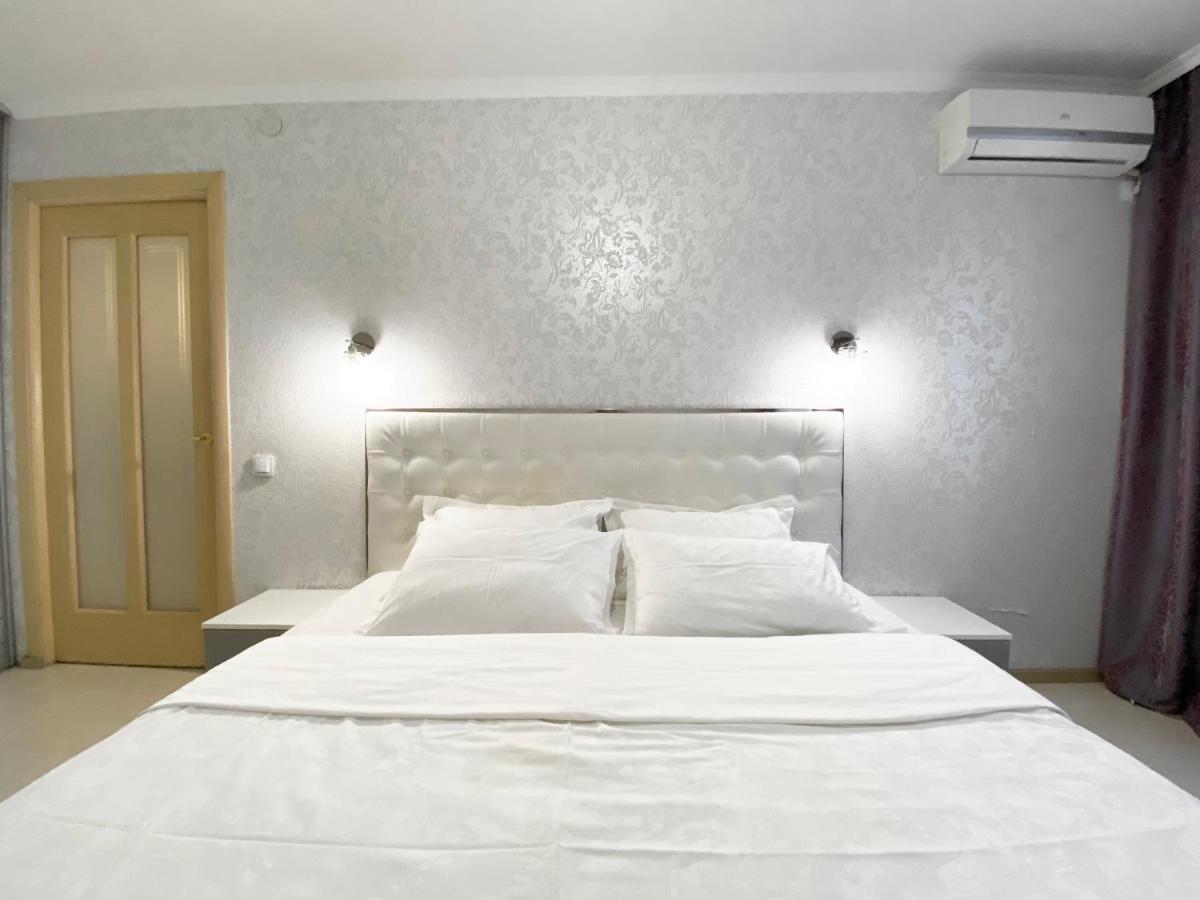 Beautiful 1-Bedroom Near Most City Center Dnipro Ngoại thất bức ảnh
