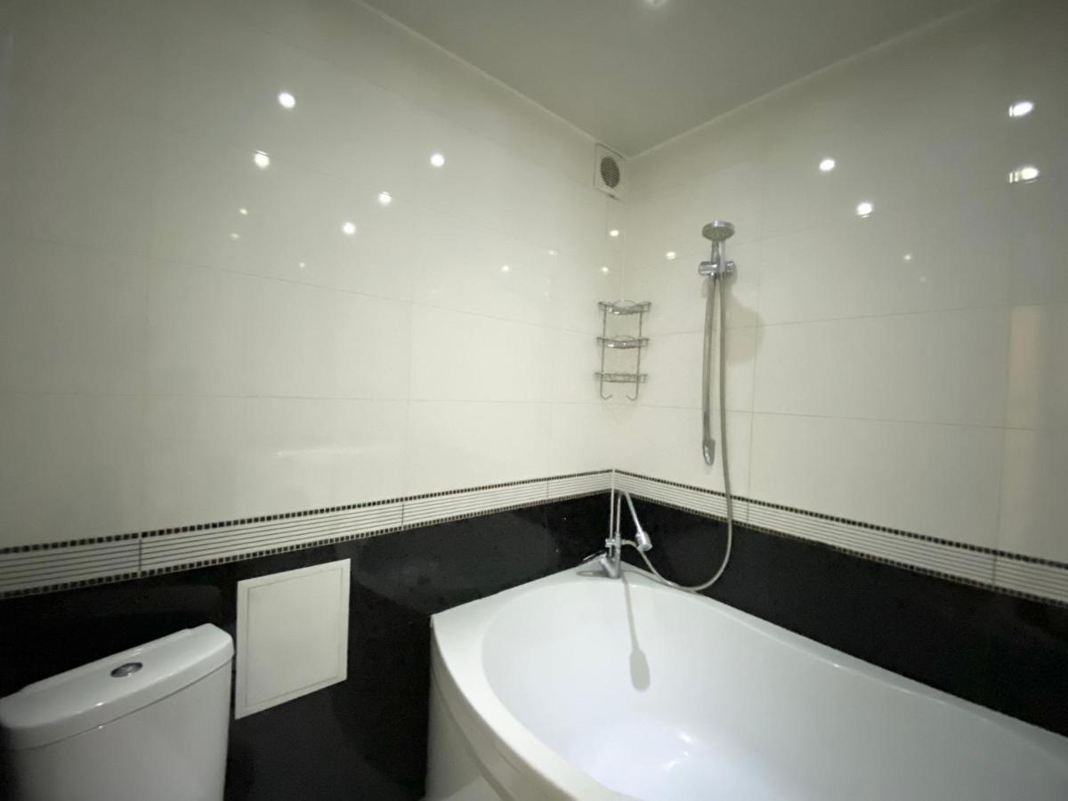 Beautiful 1-Bedroom Near Most City Center Dnipro Ngoại thất bức ảnh